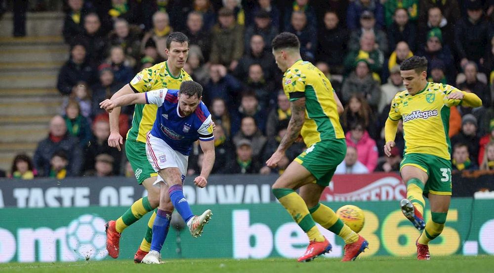 Ipswich Town NORWICH 3 TOWN 0